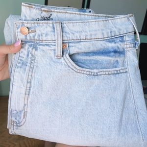 light wash straight leg boyfriend jeans